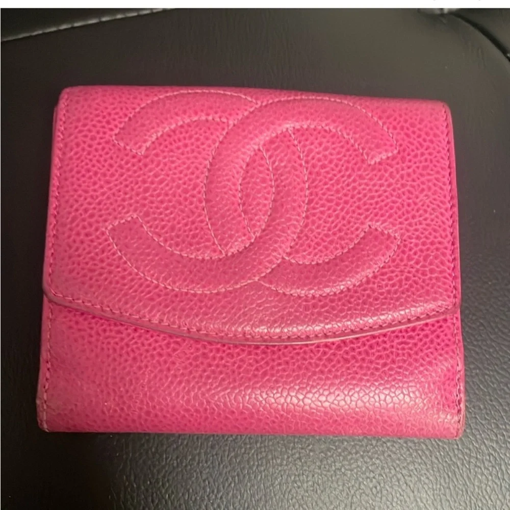 CHANEL lambskin wallet - Picture 1 of 6